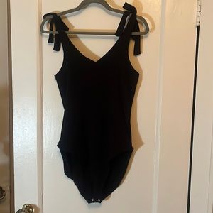 Old navy bodysuit with bows on the shoulders